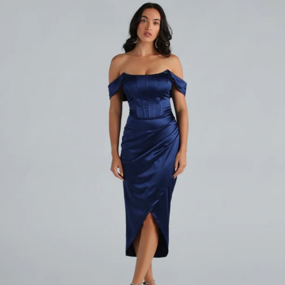 Windsor - Coraline Satin Corset Wrap Formal Dress - Navy - Size Large - New